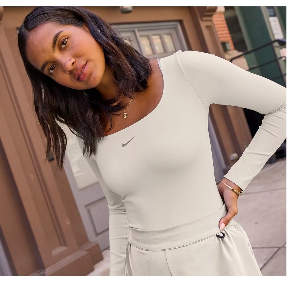 Nike Form Stealth Evaporation Bodysuit Womens XL Light Orewood Brown-cream color